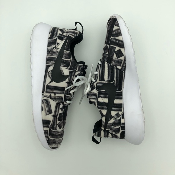 Women's Nike Roshe One Print Shoes 6.5 - Picture 3 of 7